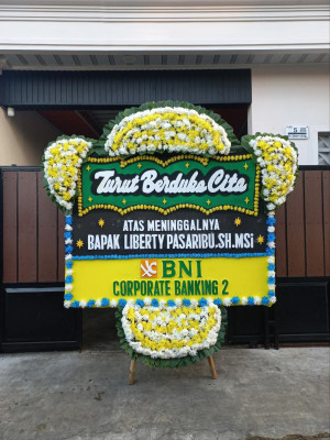 Papan Bunga Duka di Air Besi