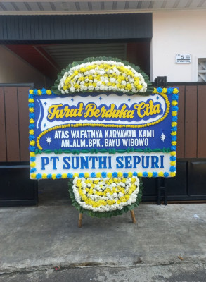 Papan Bunga Duka di Air Besi