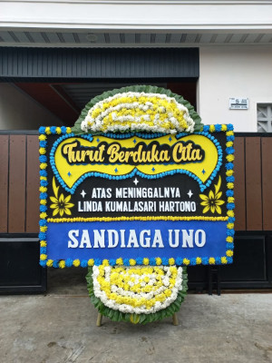 Papan Bunga Duka di Air Besi